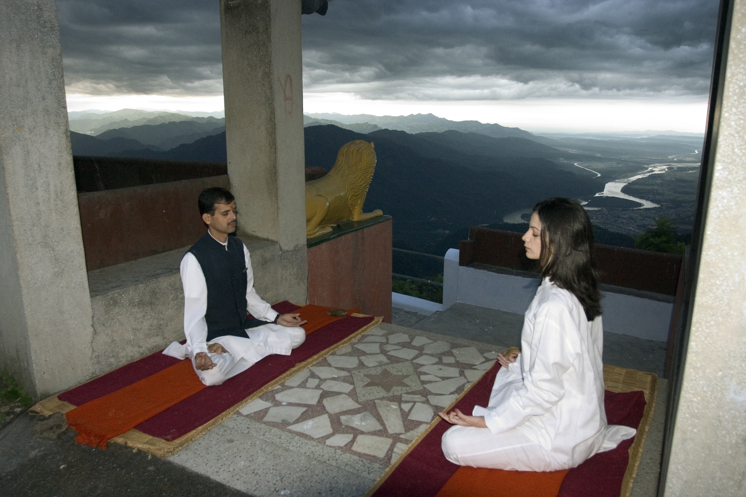Место для медитации. Ананда спа Гималаи. Ананда спа Индия. Ананда – в Гималаях.